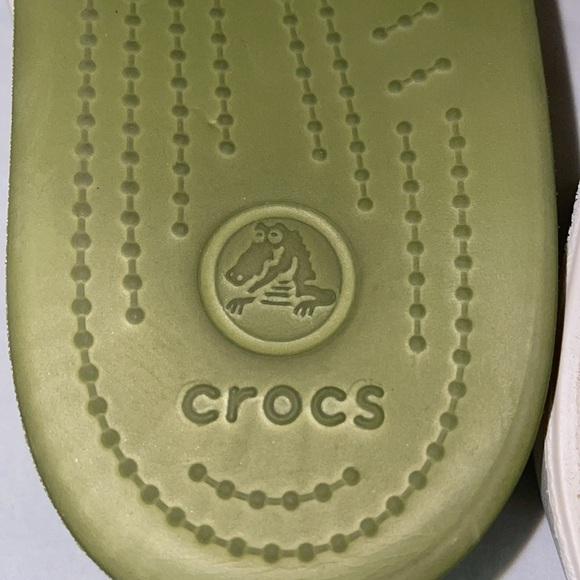 Crocs Patricia Wedge Sandals. White upper with a green footbed. Size 8 - Picture 7 of 10
